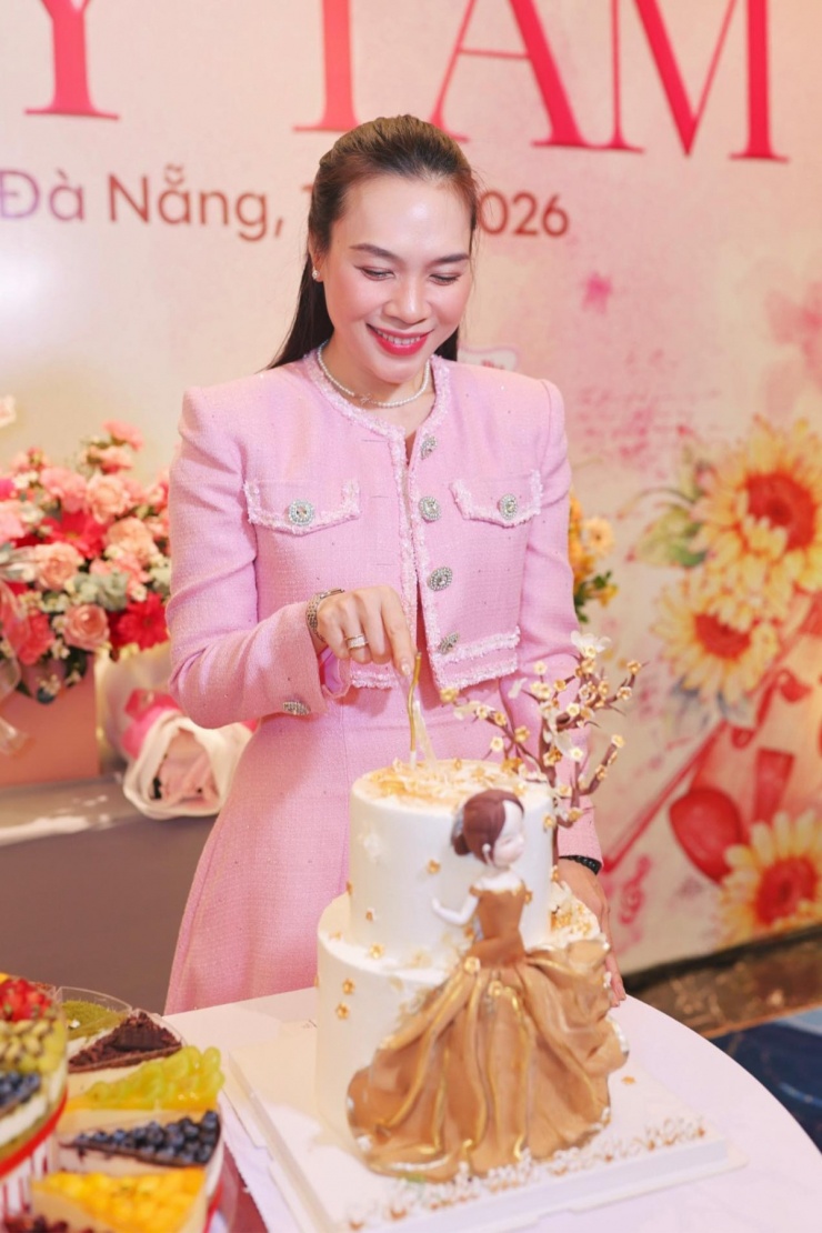 Kiểu trang phục được Mỹ Tâm 'sắm cả lố' diện quanh năm - 7