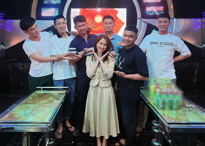 Hòa Minzy từng về thăm đơn vị của Văn Cương ở Bắc Giang cũ hồi tháng 5/2022.