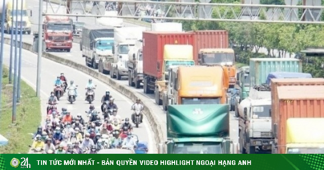 Giá dầu tăng cao, doanh nghiệp 50 xe gánh thêm 450 triệu mỗi tháng