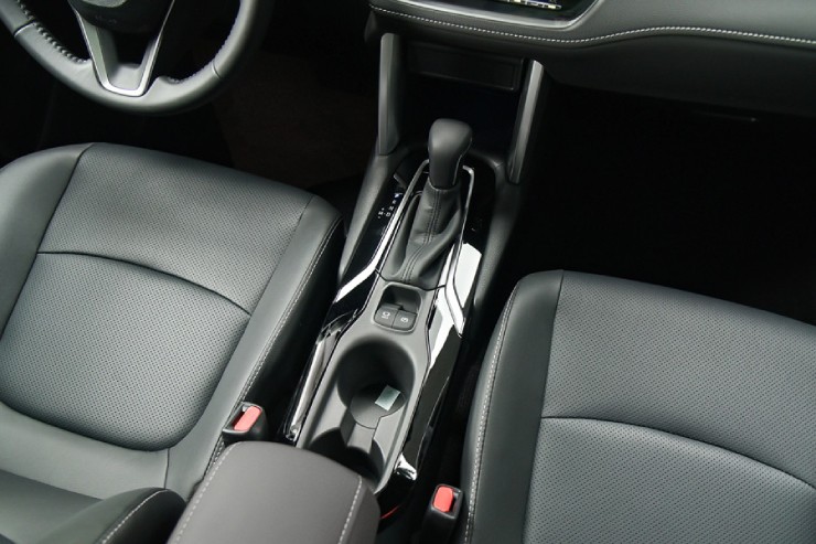 Nên chọn VinFast V7 hay Toyota Corolla Cross trong tầm giá dưới 1 tỷ đồng? - 6