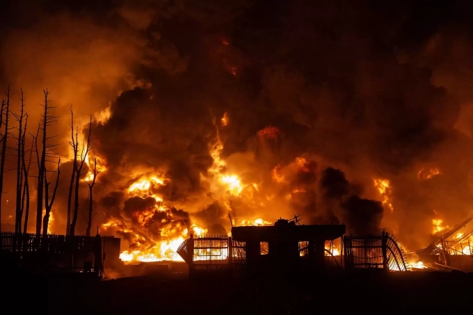 Một cơ sở dầu mỏ ở Tehran, Iran bị Israel không kích ngày 7/3. Ảnh: AFP