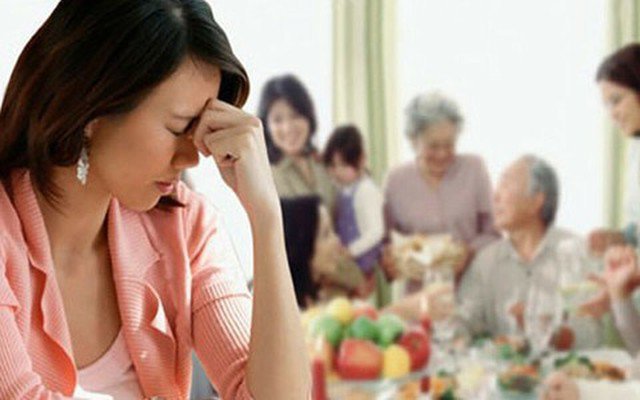 Hiếu thảo nhưng cũng đừng dung túng cho những thói quen sinh hoạt độc hại của cha mẹ. Ảnh minh họa