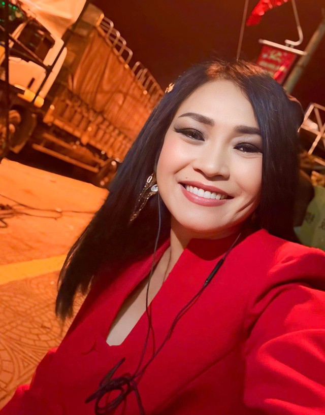 Phương Thanh bên ngoài mạnh mẽ, cá tính nhưng bên trong lại rất mềm mại, giàu cảm xúc.