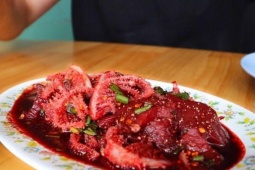 Tại sao người Thái Lan thích ăn thịt sống?