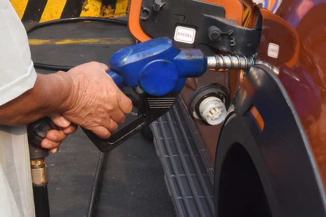 Giá xăng dầu tiếp tục tăng lần thứ 3 liên tiếp