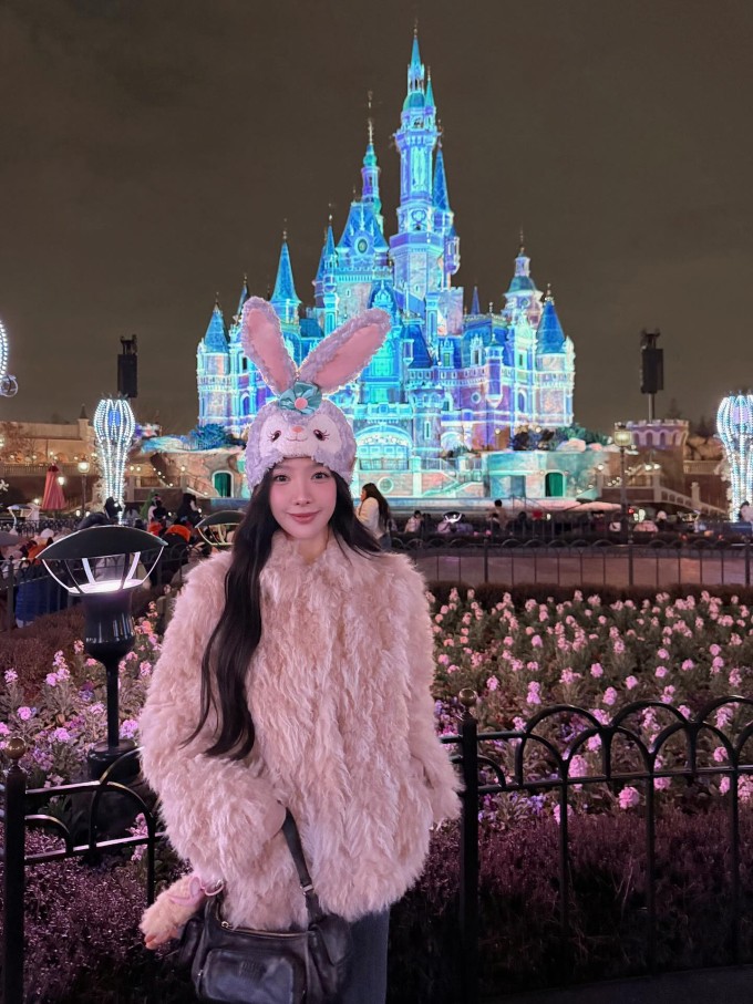 Cuộc sống của 'Tiểu thư đẹp nhất giới siêu giàu Trung Quốc' sau 14 năm - 11