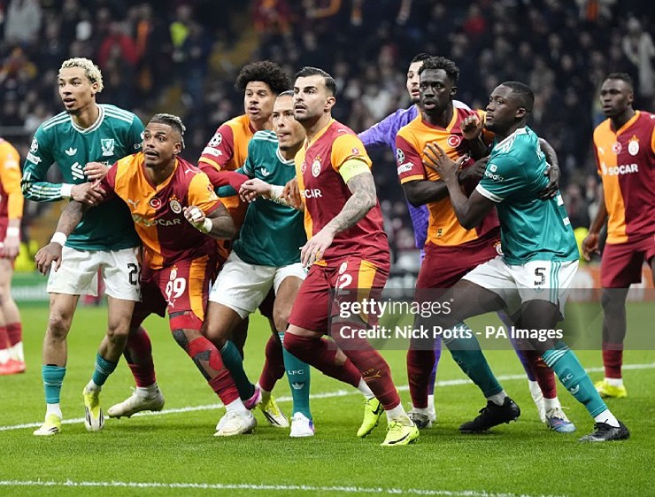 Salah hóa cầu thủ nhỏ ở đại chiến, Liverpool "0 điểm" trong trận thứ 100 của Slot - 2