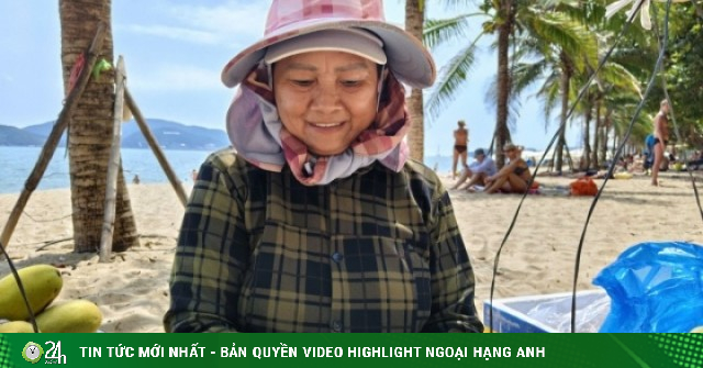 Gặp người bán trái cây ở Nha Trang có lời rao thành bài hát ‘viral’ toàn cầu