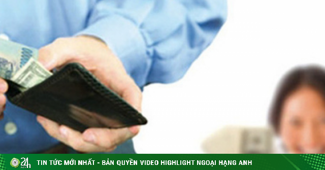 Đàn ông khôn ngoan nên biết: Tiền có thể giao cho vợ, nhưng 2 quyền này nhất định phải tự nắm giữ!