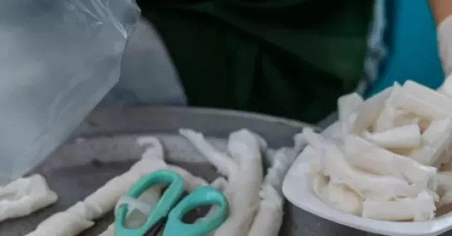 Độc lạ bánh 'gật gù' khách ăn cả cân không chán