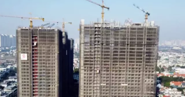 Thị trường bất động sản 'dính đòn' từ giá xăng dầu, vật liệu xây dựng tăng cao