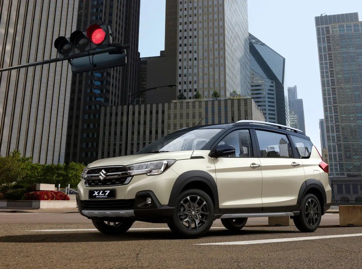 Ô tô hybrid giảm giá sâu trong bối cảnh giá xăng biến động - 6