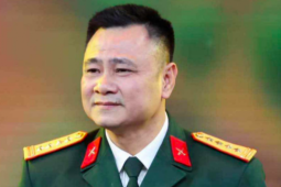 Nam nghệ sĩ từng làm thợ mộc, phụ hồ nay là Đại tá, Giám đốc