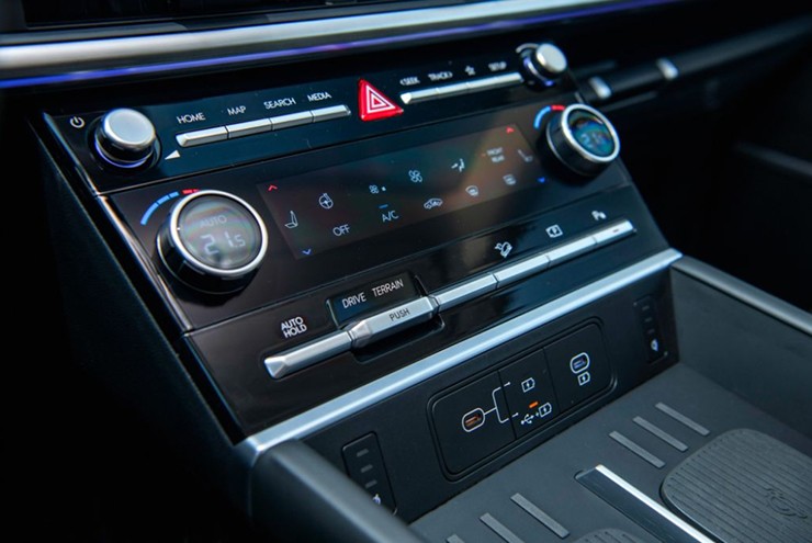 Không chỉ rộng rãi, Hyundai Santa Fe Prestige còn dễ lái hơn kỳ vọng - 8