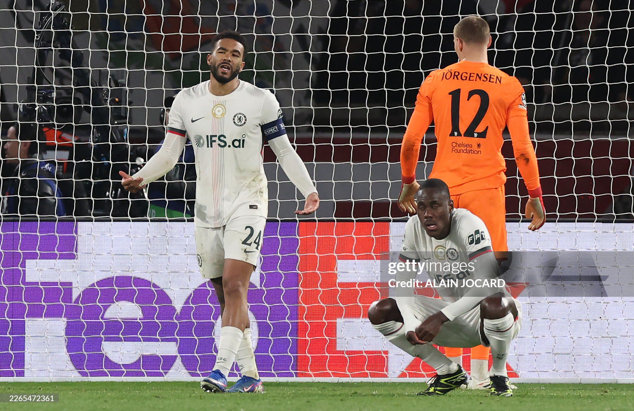 Chelsea thủng lưới tới 5 lần trước PSG