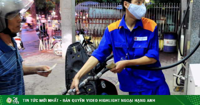 Vì sao giá xăng dầu giảm mạnh, có loại hạ tới gần 8.000 đồng/lít?