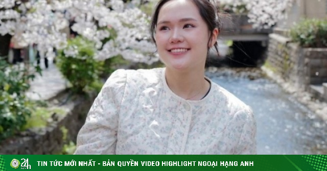 Vợ cầu thủ Duy Mạnh chuộng đồ đắt tiền phong cách 'thôn nữ'