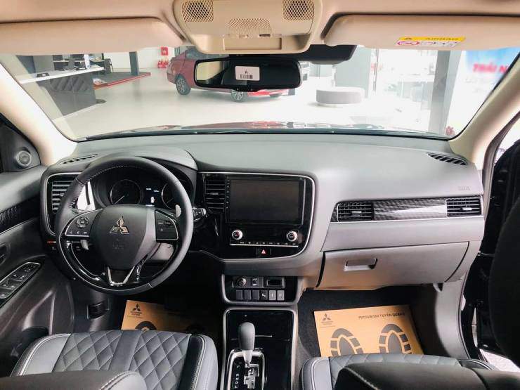 So kè bộ đôi SUV Hyundai Tucson và Mitsubishi Outlander - 6