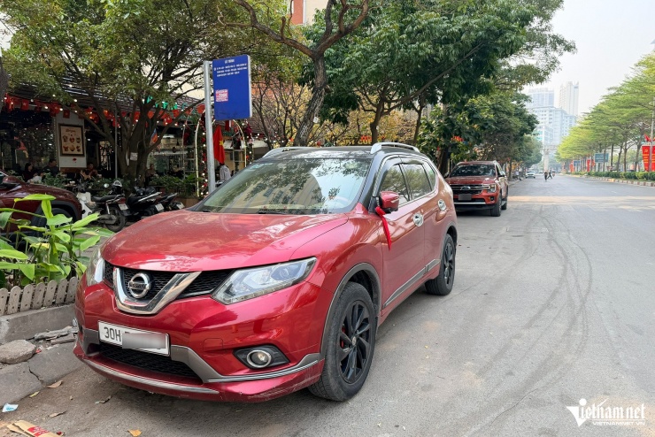 Tài xế chây ì đỗ nơi có biển cấm ở Hà Nội, CSGT xử lý cả Lexus LX600 và xe lu - 8