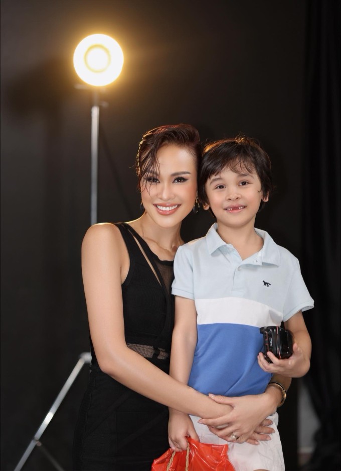 Ảnh sao 13/3: Ba chị em Cẩm Ly - Hà Phương - Minh Tuyết nhí nhố bên nhau - 4