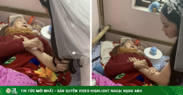 Nghẹn ngào khoảnh khắc bà nội 90 tuổi khóc khi nằm tiễn cháu gái về nhà chồng