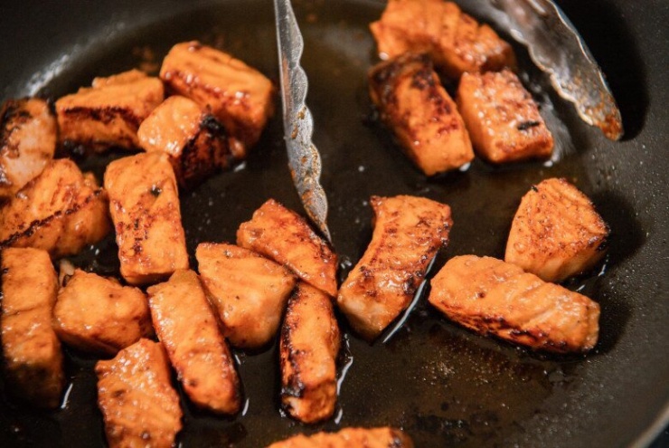 Hoa hậu Kỳ Duyên khiến người hâm mộ trầm trồ khi làm tiệc tại gia - 5