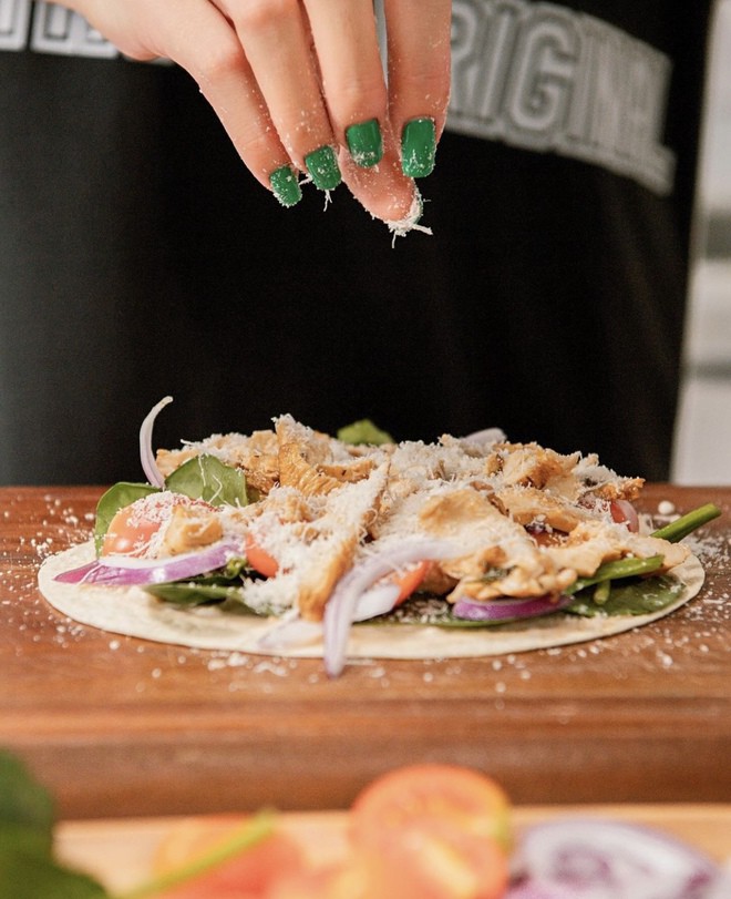 Hoa hậu Kỳ Duyên khiến người hâm mộ trầm trồ khi làm tiệc tại gia - 15