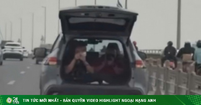 Xử phạt tài xế mở cốp, chở người trong khoang hành lý khi chạy xe