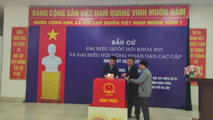 Phi Long.