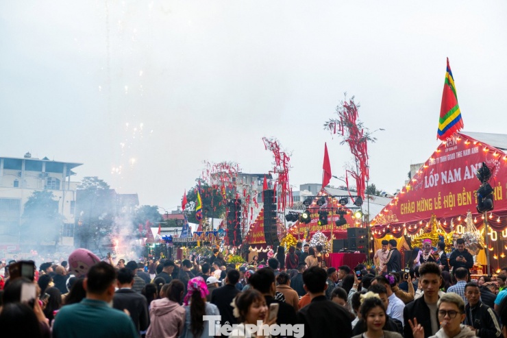 'Biển người' trẩy hội Lạng Sơn - 5