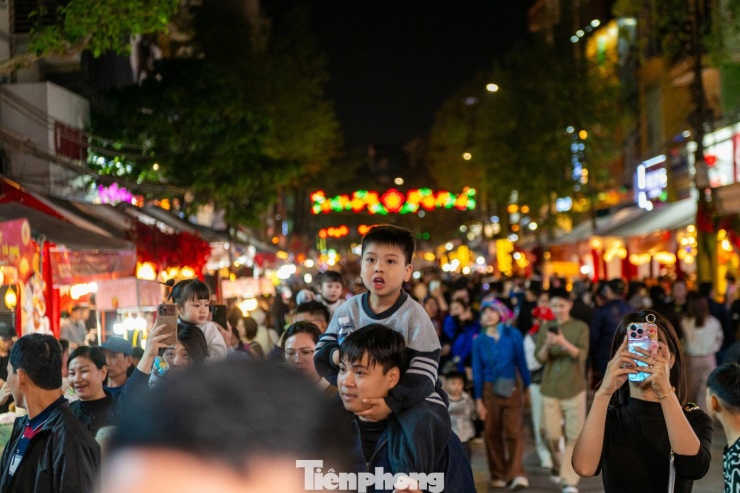 'Biển người' trẩy hội Lạng Sơn - 7