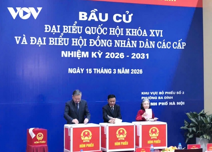 Cử tri thể hiện quyền tự do, bầu người uy tín gánh vác việc đất nước - 2