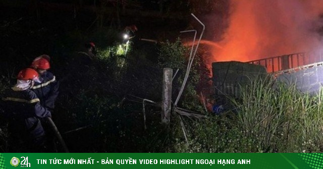 Xe đầu kéo bốc cháy sau tai nạn, tài xế tử vong