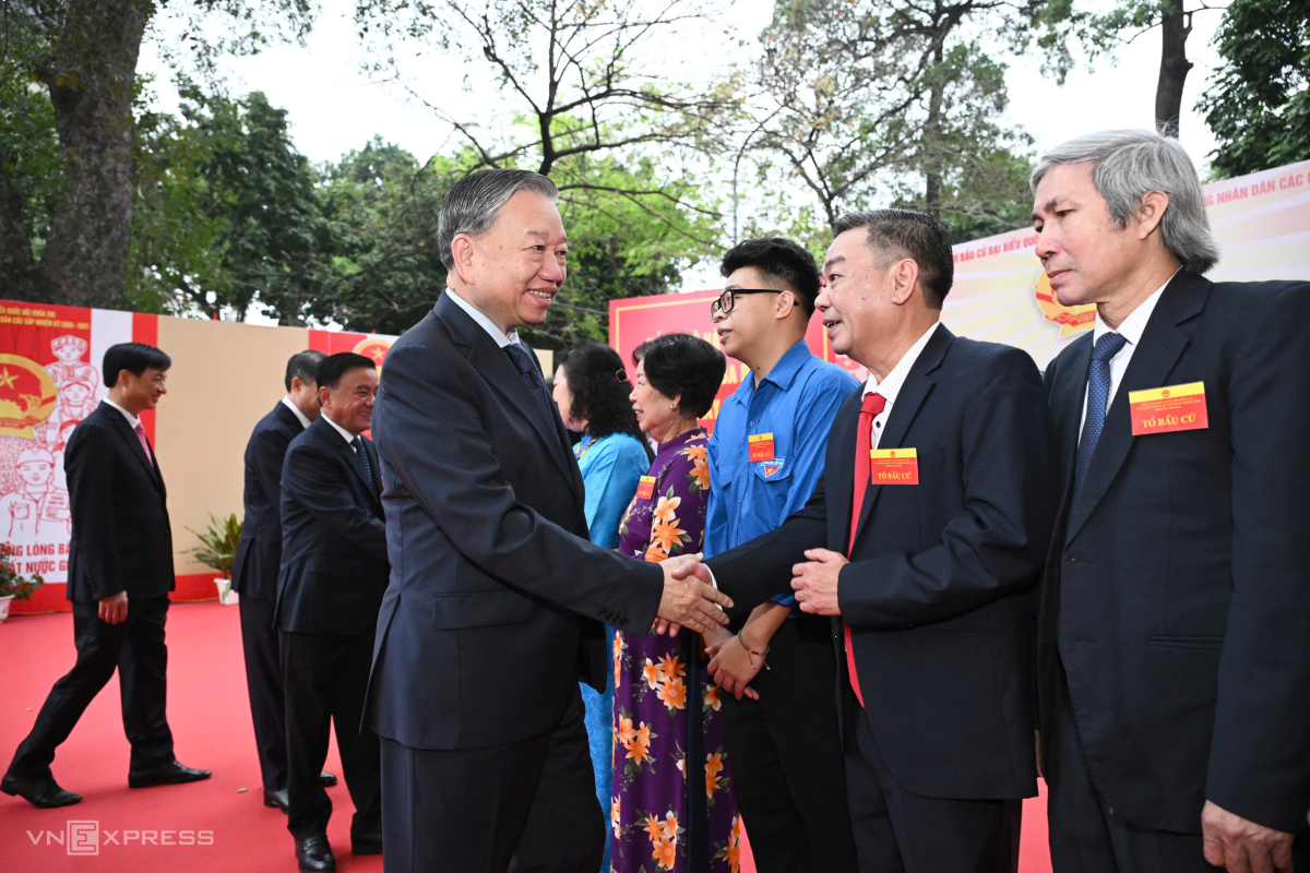 Tổng Bí thư Tô Lâm bỏ phiếu bầu cử - 9