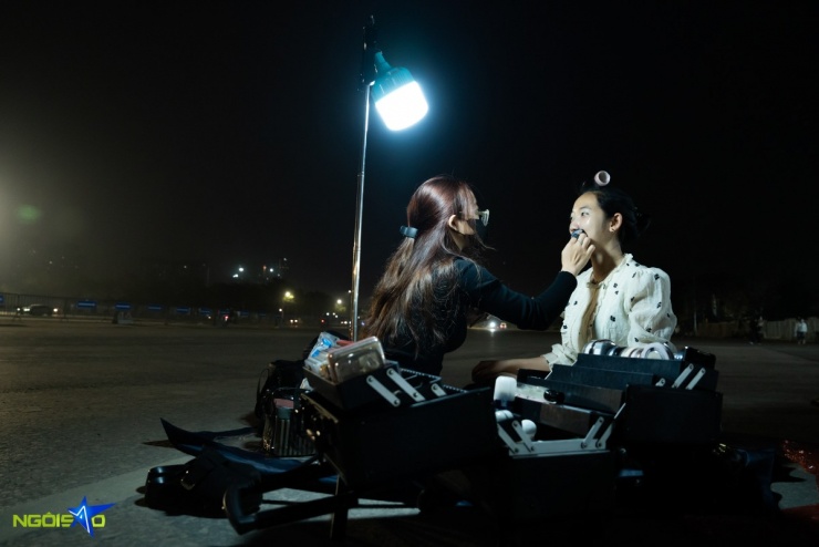 Fan nằm đất xuyên đêm, bám rào chờ xem concert 'Anh trai say hi' - 9