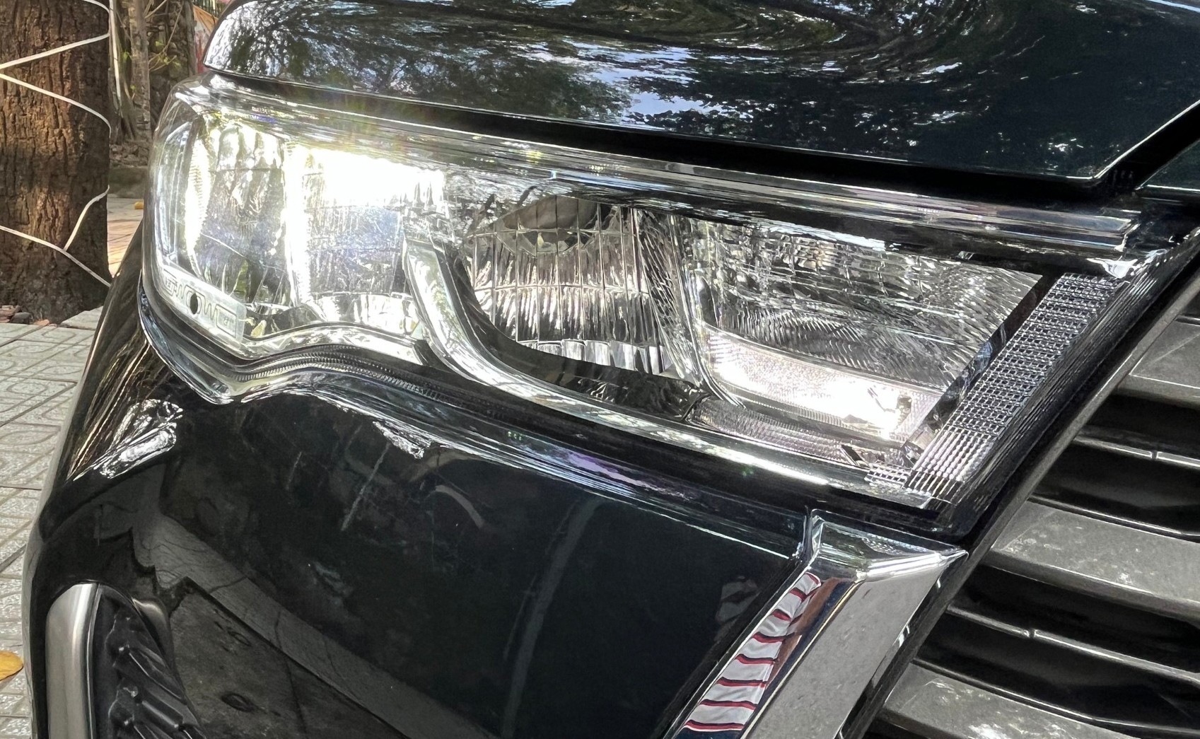 Xe mình giờ vẫn nguyên zin, không độ thêm gì, có đèn pha LED mình cũng không phải lo gì khi đi đêm.