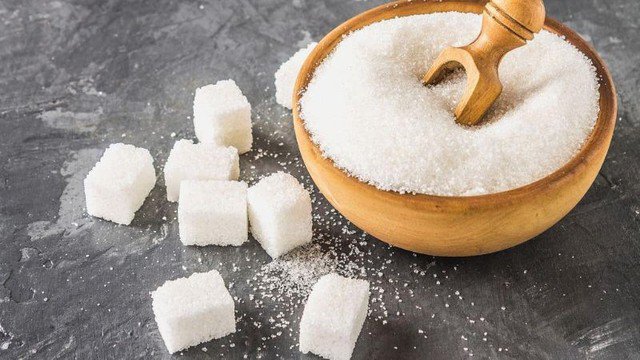 Người bị gan nhiễm mỡ nên hạn chế đường bổ sung, đặc biệt là fructose.