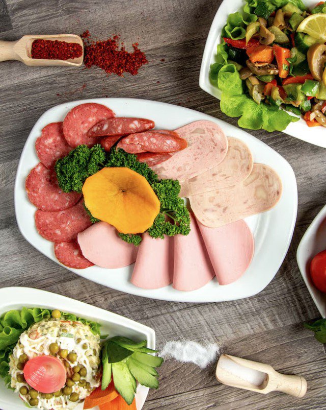 Mặc dù thịt đỏ cung cấp protein và nhiều khoáng chất quan trọng, nhưng việc tiêu thụ quá nhiều có thể làm tăng nguy cơ mắc ung thư ruột. Ảnh minh họa