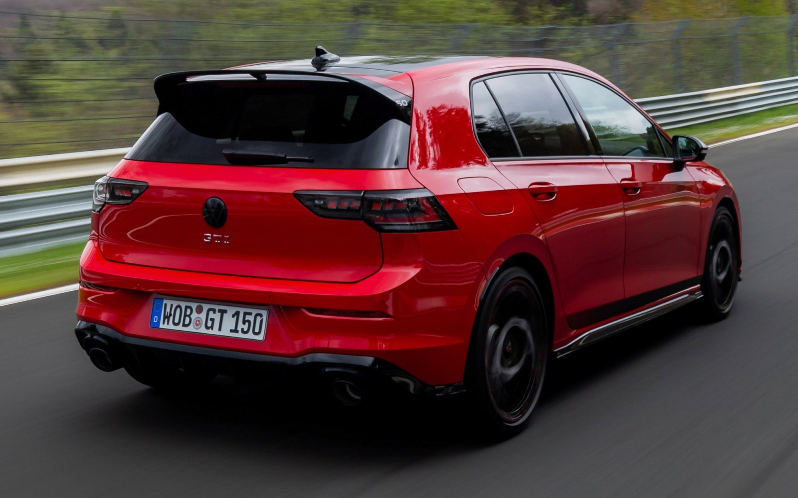 Golf Mk9 sở hữu trục cơ sở d&agrave;i hơn đ&aacute;ng kể so với bản Mk8 hiện nay.