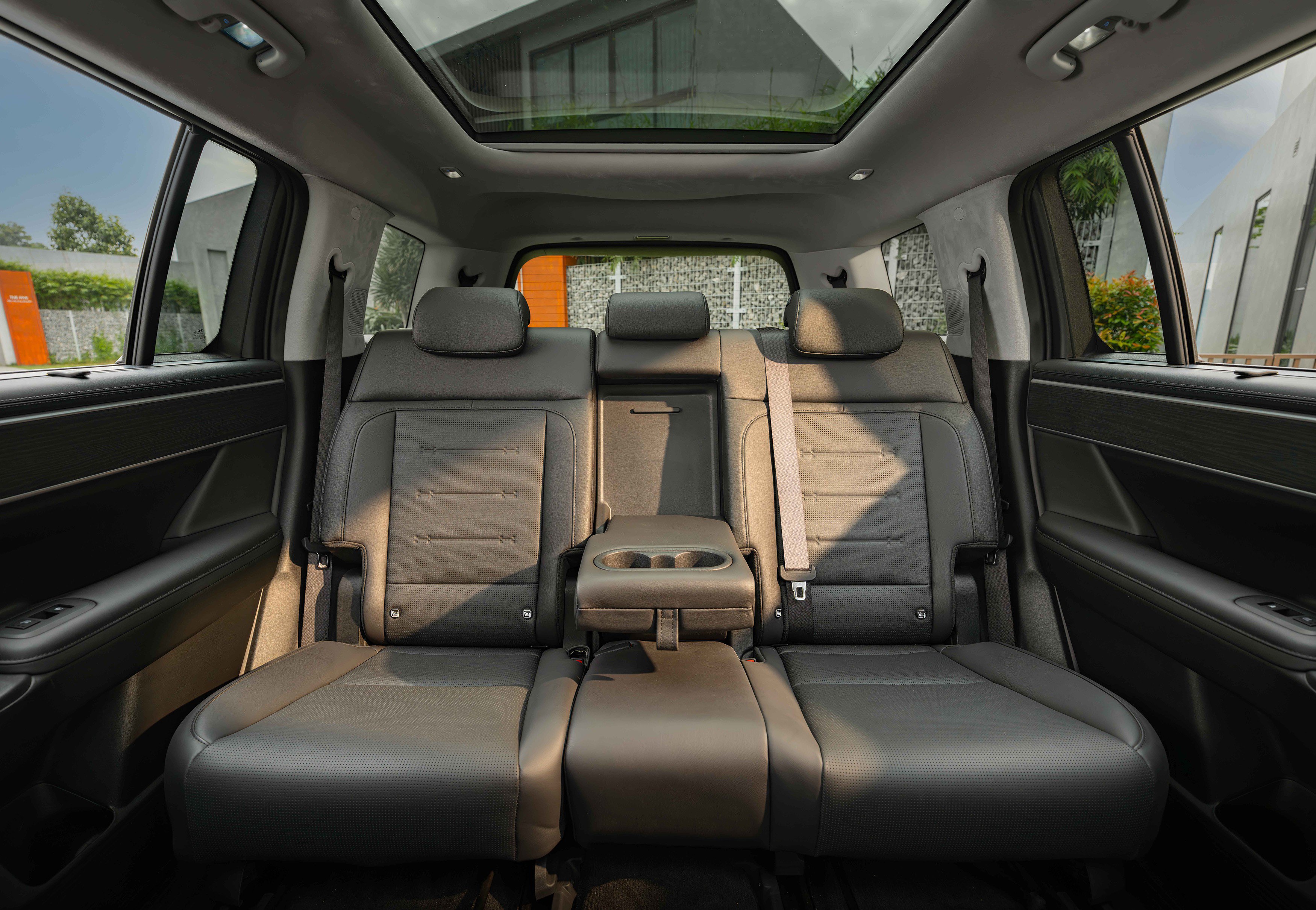 Hệ thống ghế ngồi chỉnh điện, nhớ vị trí, tích hợp sấy và thông gió (hàng ghế trước).