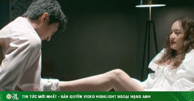 Lan Phương bị chê phong cách khi mix giày thể thao với váy điệu đà