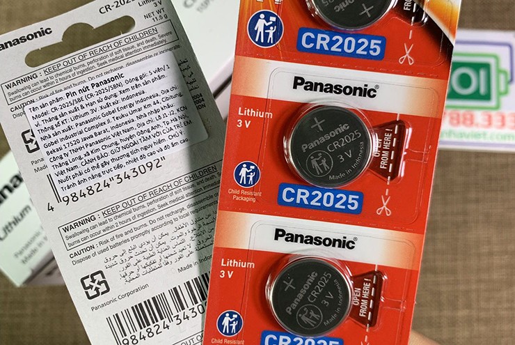 CR2025 cũng khá giống CR2032, ngoại trừ độ dày mỏng hơn.