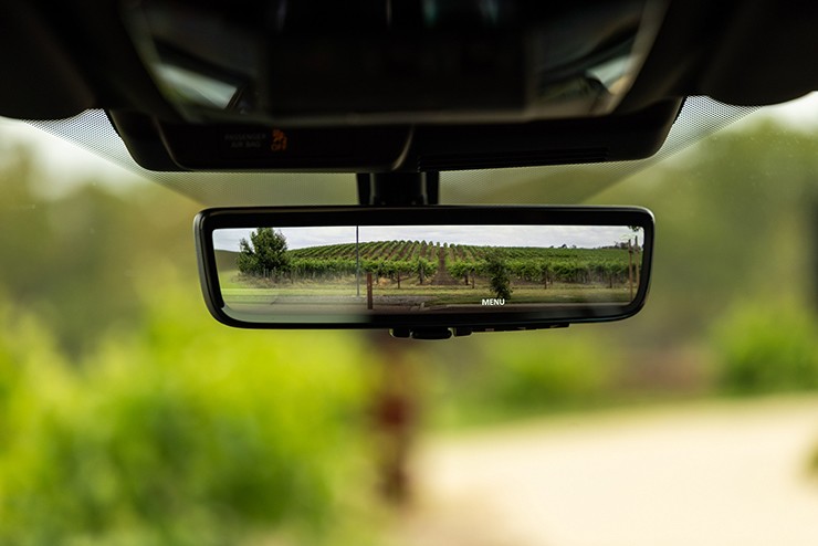 Mitsubishi Outlander PHEV 2026 cập bến đại lý, nâng cấp mạnh tay, giá tăng nhẹ - 3