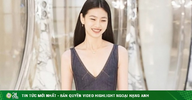 Váy áo cắt xẻ, xuyên thấu của sao 'Squid Game'