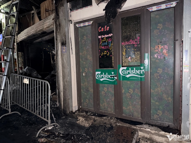 Cháy lớn tại quán 'hát cho nhau nghe' ở Hà Nội - 6