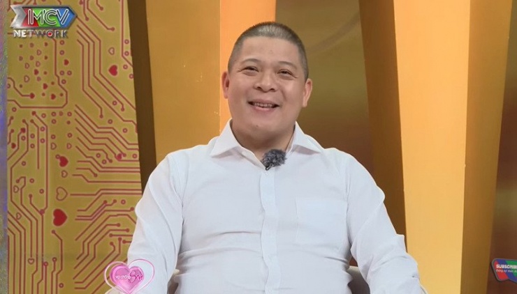 Anh Nam yêu vợ từ cái nhìn đầu tiên. Ảnh cắt từ clip 