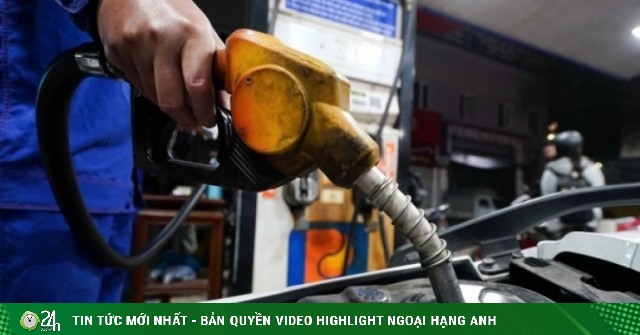 'Cần giảm thuế, phí để ứng phó giá xăng dầu tăng cao'