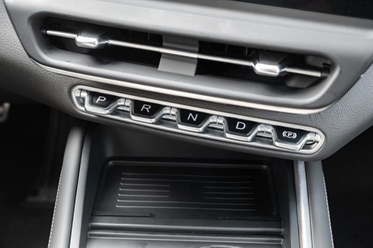 N&uacute;t bấm v&agrave;o&nbsp;số được thiết kế dạng ph&iacute;m đ&agrave;n.