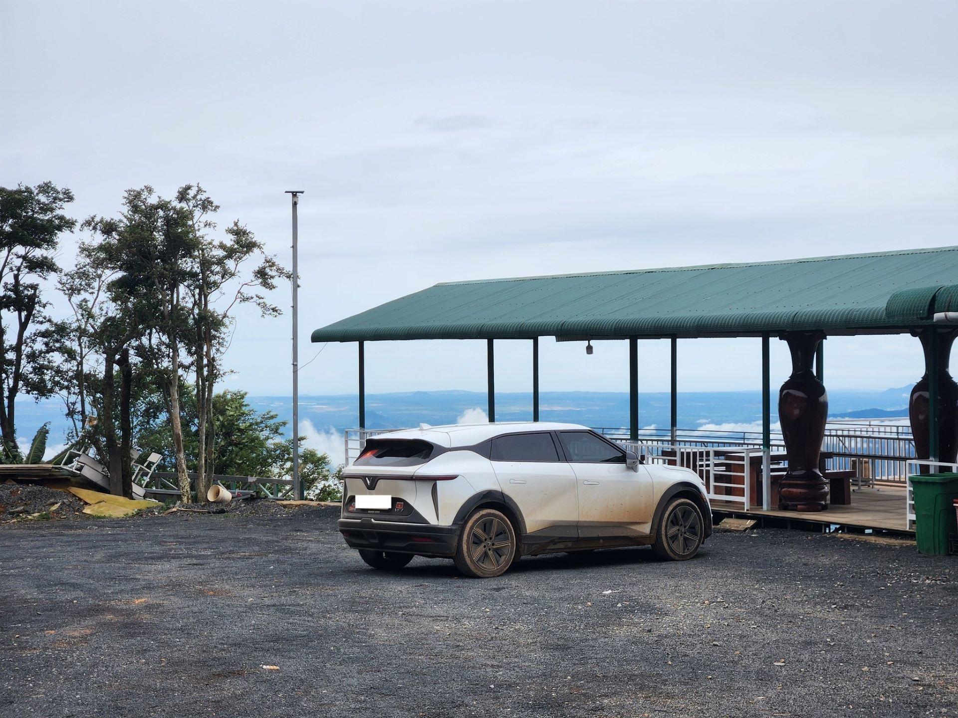 VinFast VF7 c&oacute; ưu điểm để kh&aacute;ch h&agrave;ng Việt lựa chọn sử dụng hằng ng&agrave;y - 4