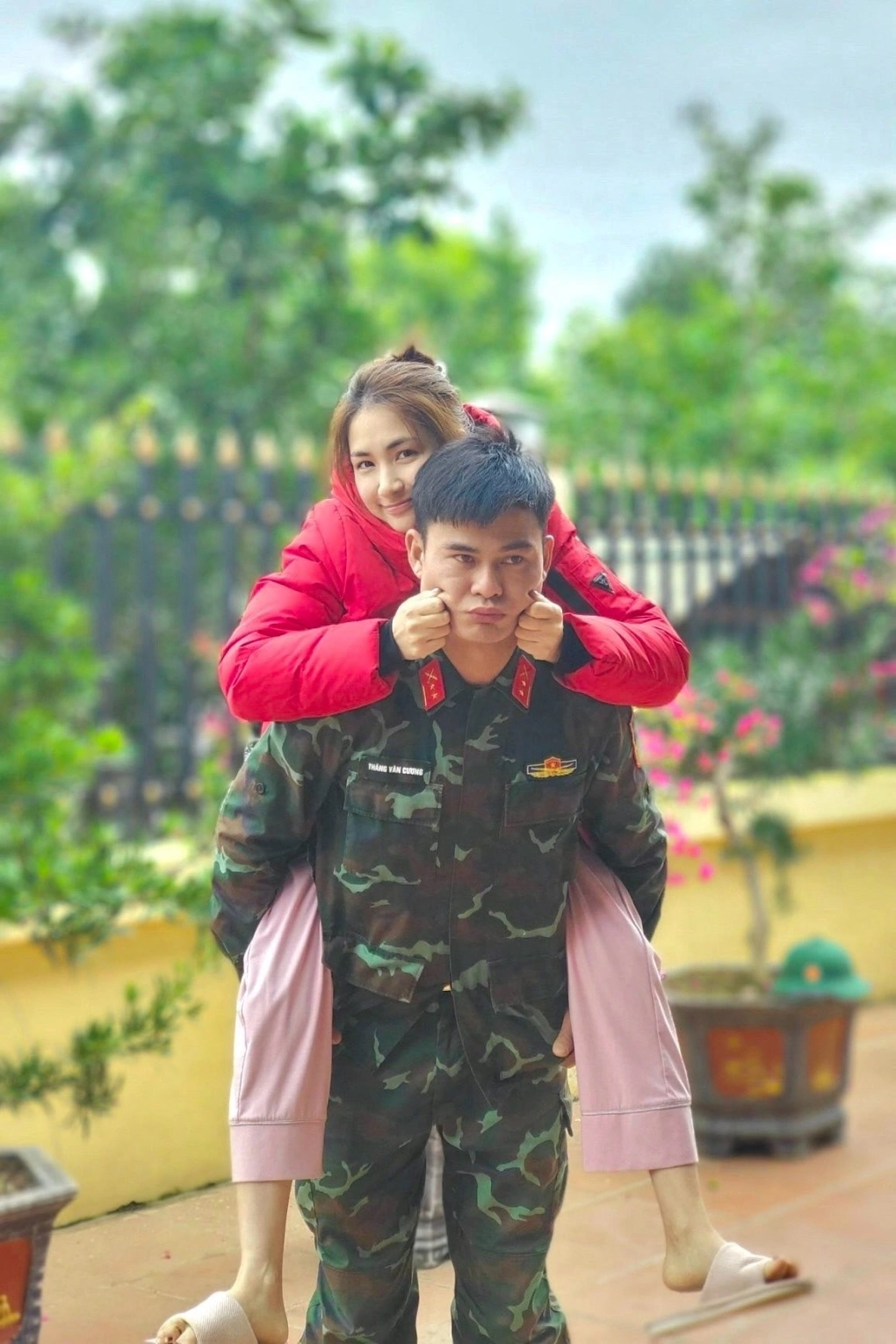 Hòa Minzy và Văn Cương khi mới hẹn hò.